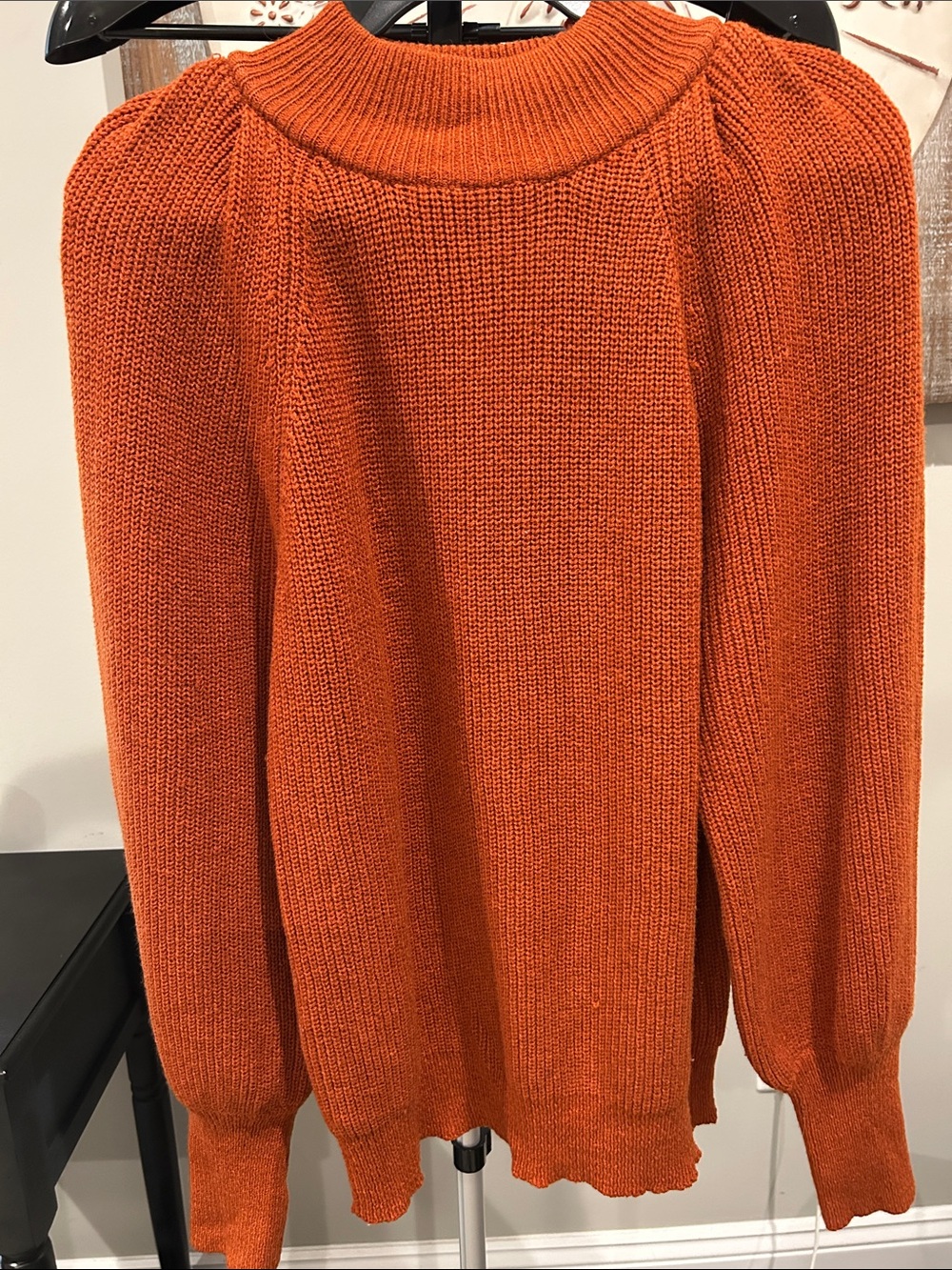 entro Sweater with Pleated Sleeves/ Size Medium